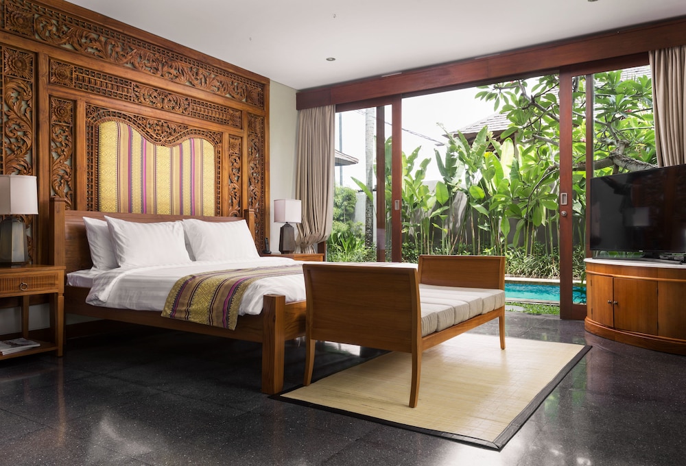 THE SHANTI RESIDENCE AND RESORT 20/66