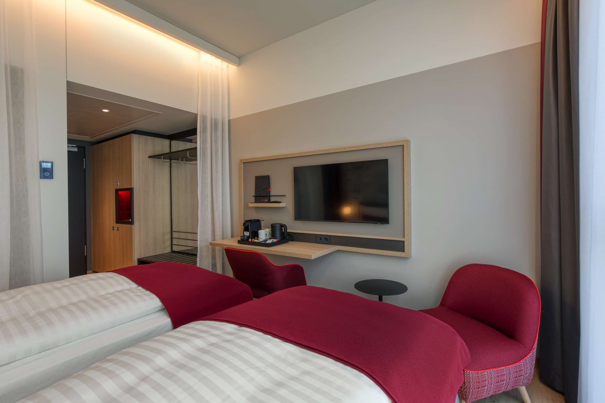 SUPERIOR, TWIN BEDS