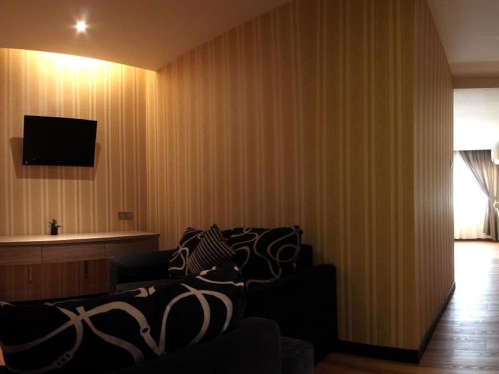 Mandarin Hotel 28/36