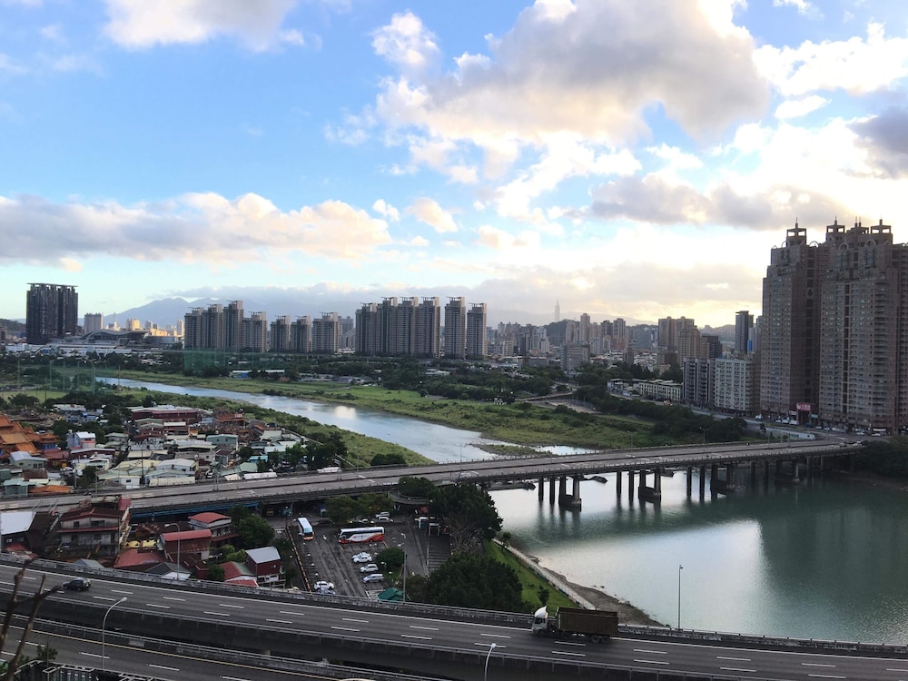 Lake Hotel Taipei 42/50