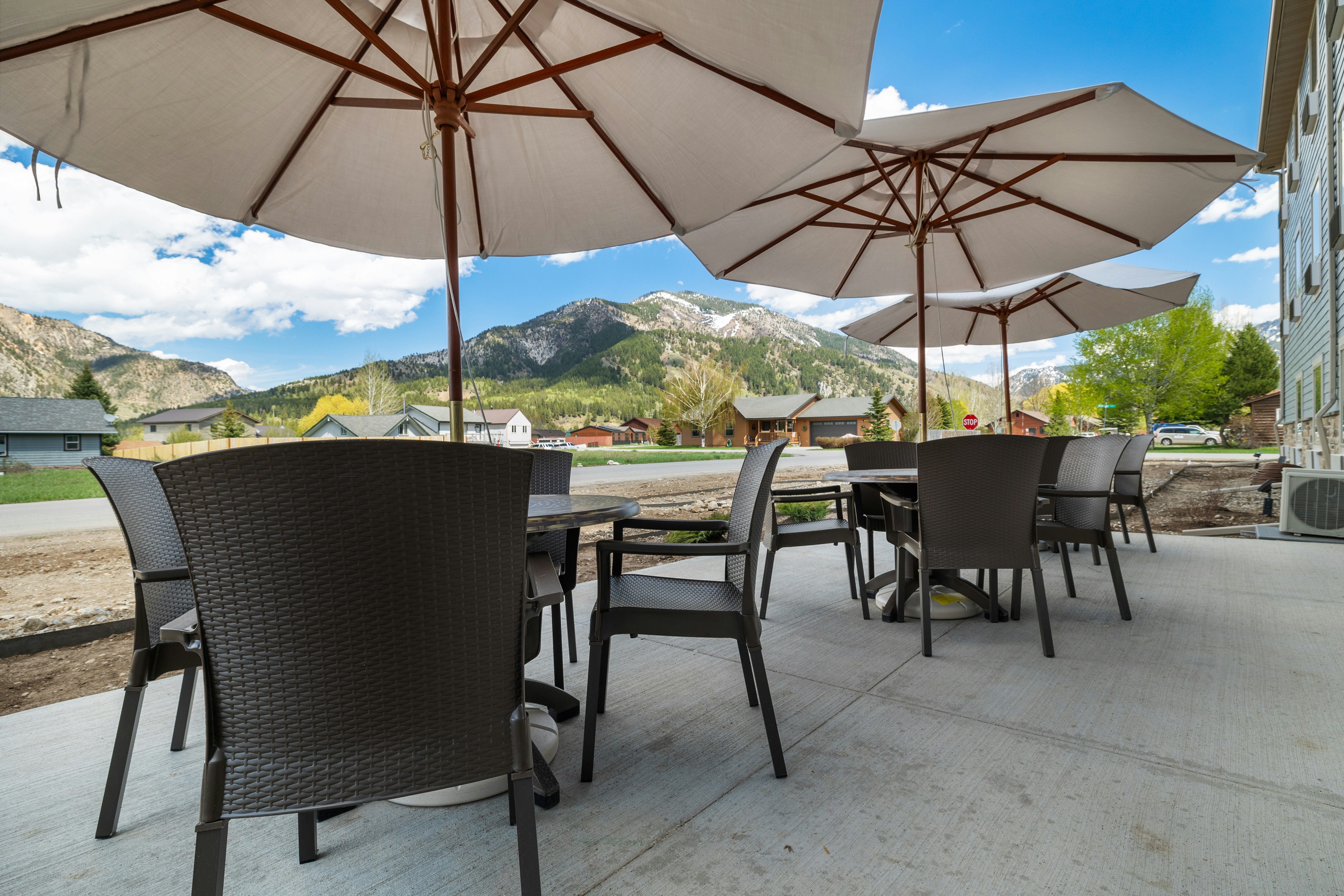 Cobblestone Hotel & Suites - Alpine 14/20