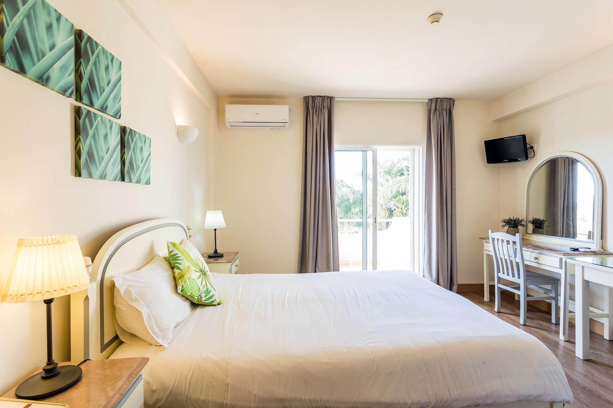 2 BEDROOMS, APARTMENT