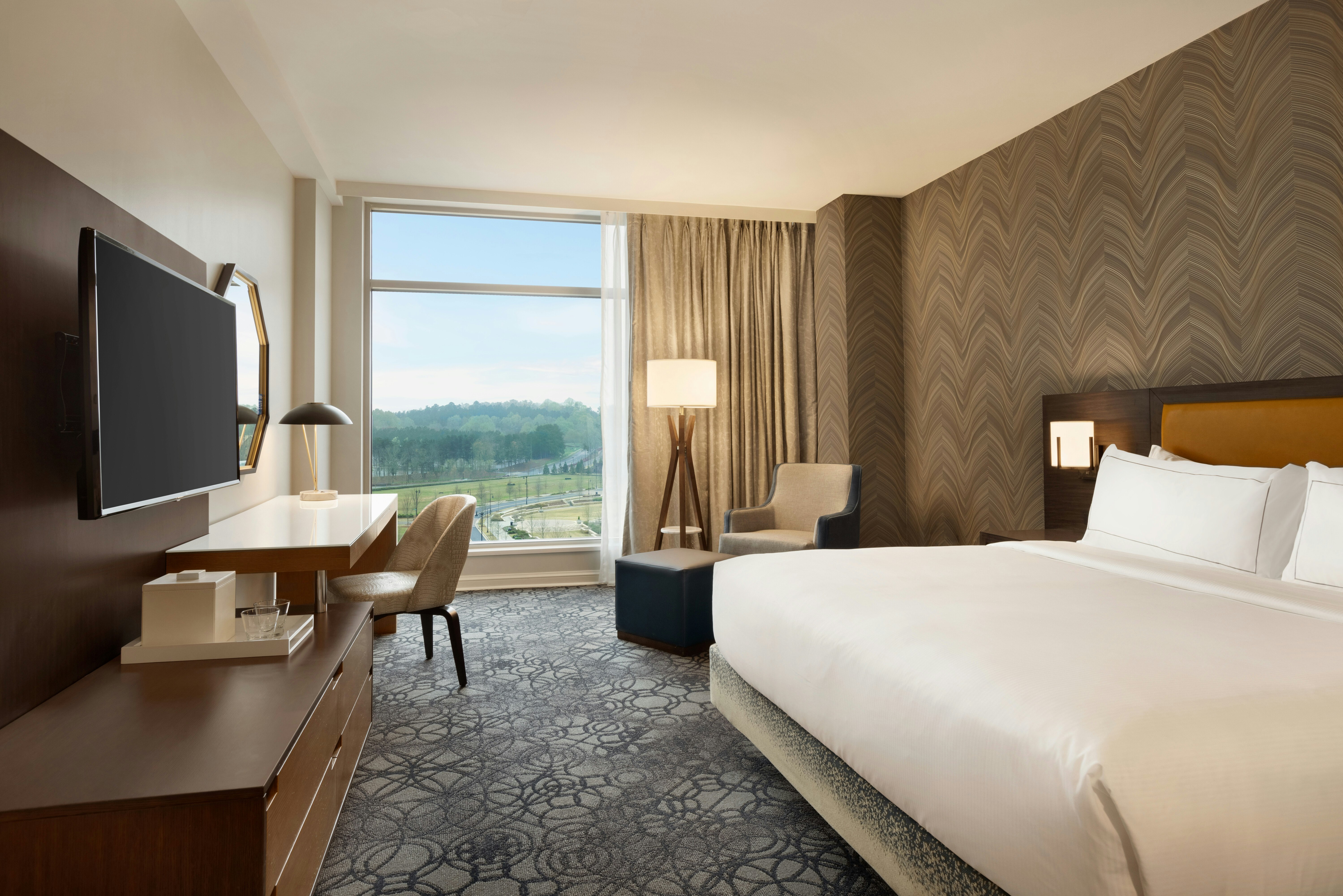ROOM, KING BED, EXECUTIVE LEVEL