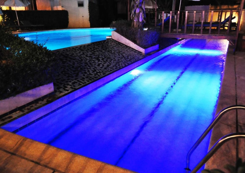 Minotel Les Flamboyants 23/50