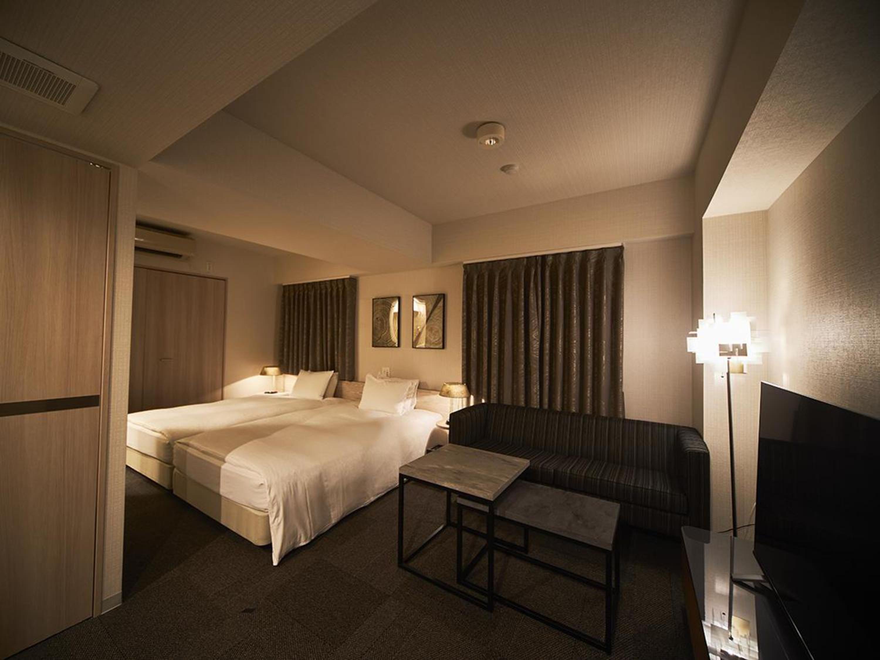 Designer, Deluxe, Twin Beds