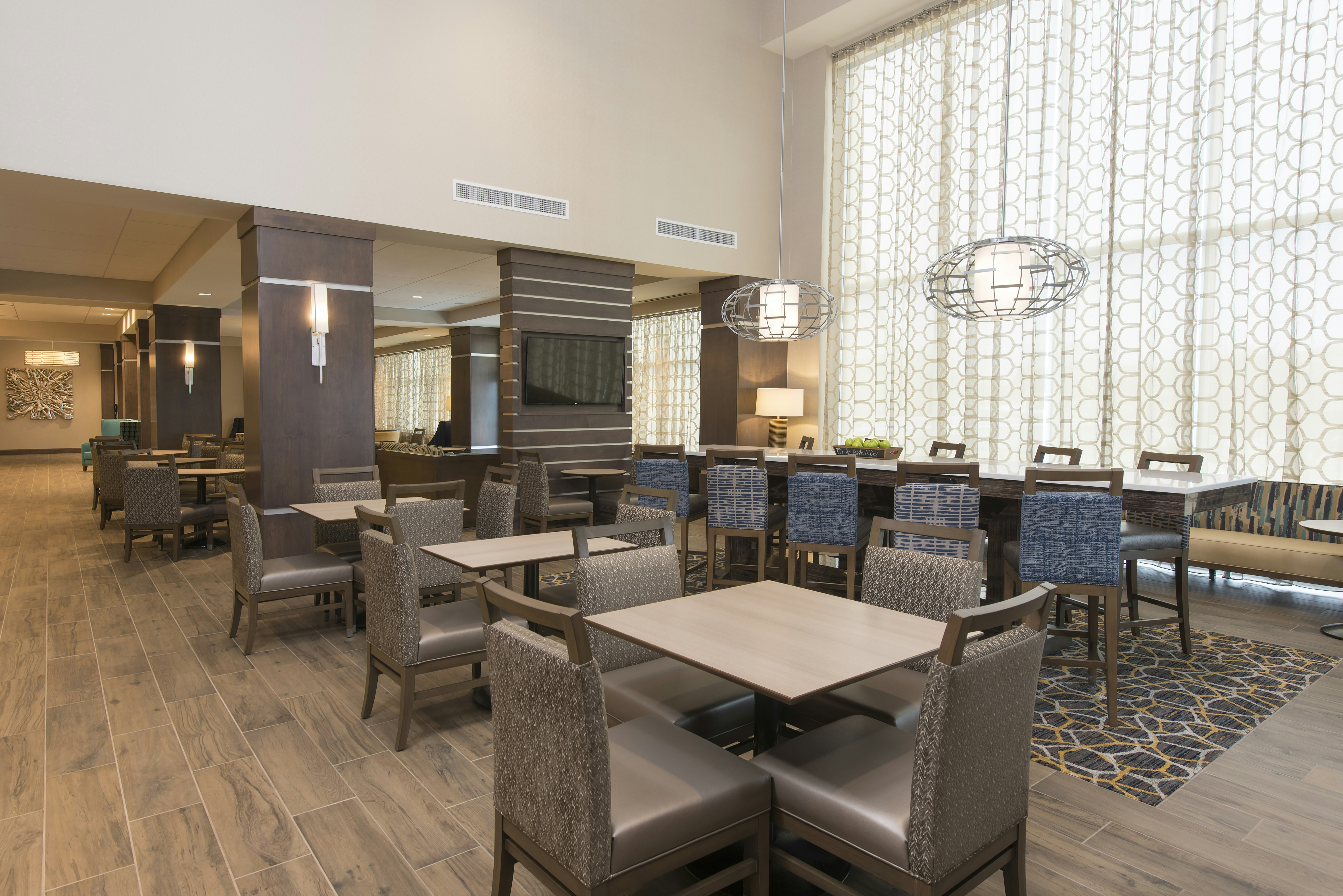 Hampton Inn and Suites Grand Rapids Downtown 43/61