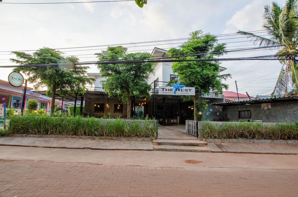 The Rest Hotel 4/44