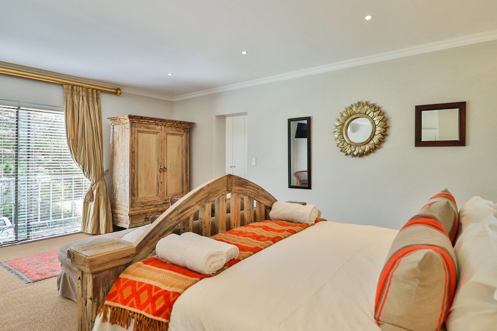 The Whale's Tale Guest House 7/40