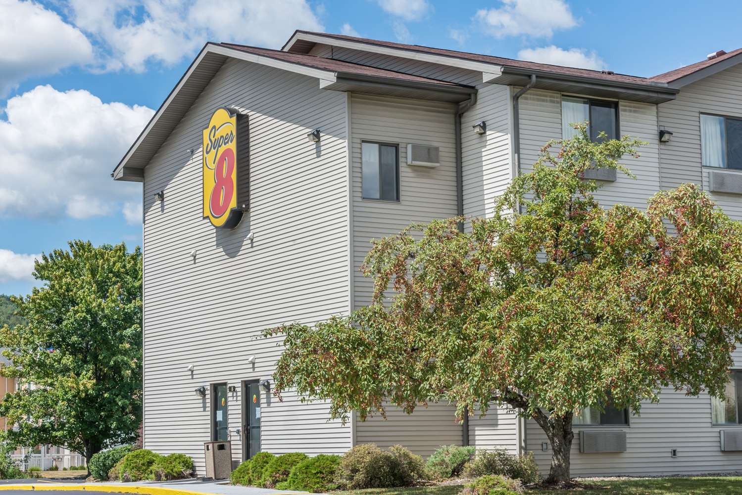Super 8 By Wyndham New Stanton 3/16
