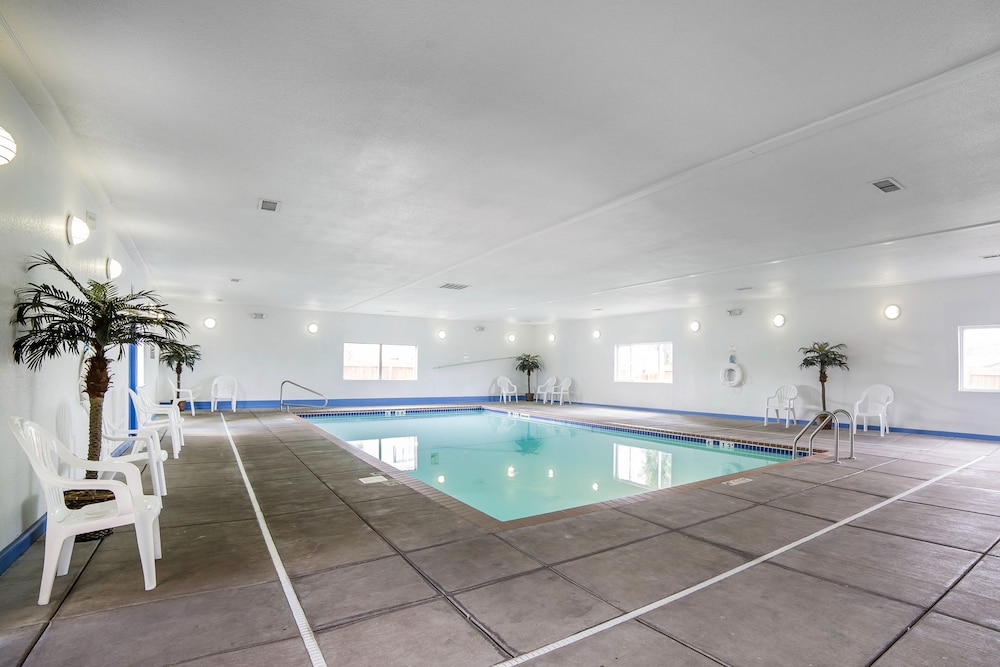 Econo Lodge Miles City I-94 15/25