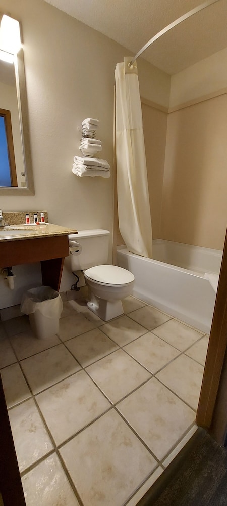 Days Inn by Wyndham Willmar 5/33