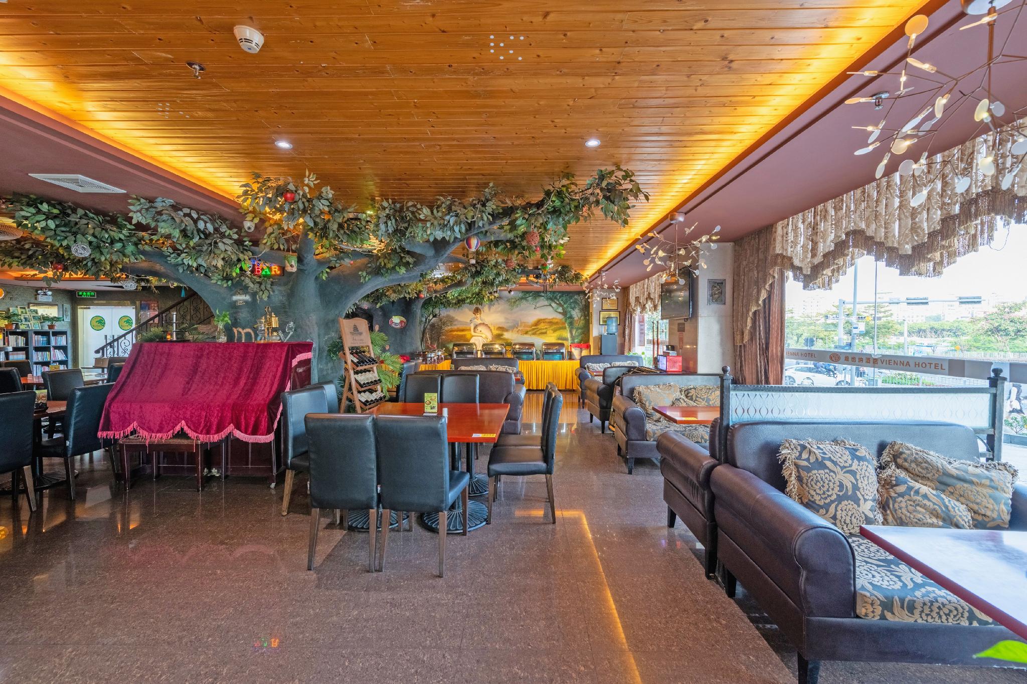 Vienna Hotel (Shenzhen Longhua Qinghu Road Branch 29/33
