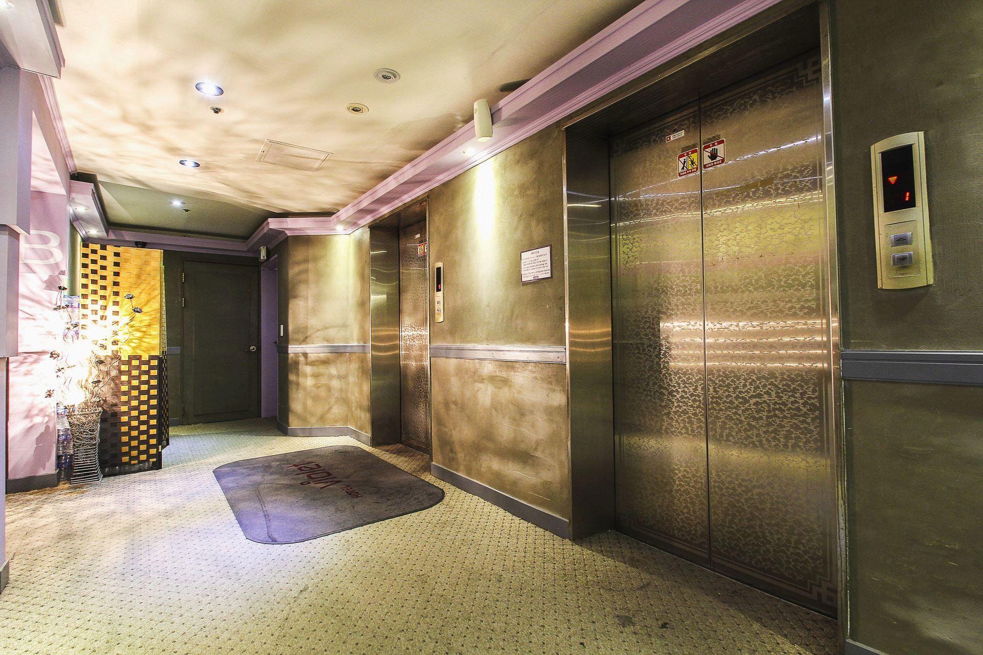 Hotel Violet 32/40