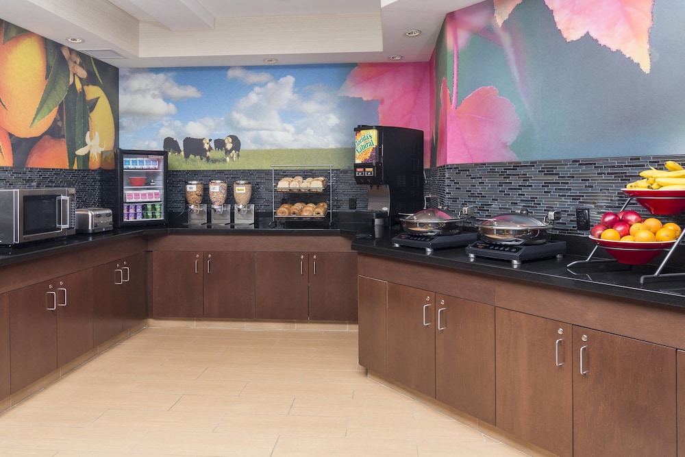 Fairfield Inn & Suites Galesburg 19/22