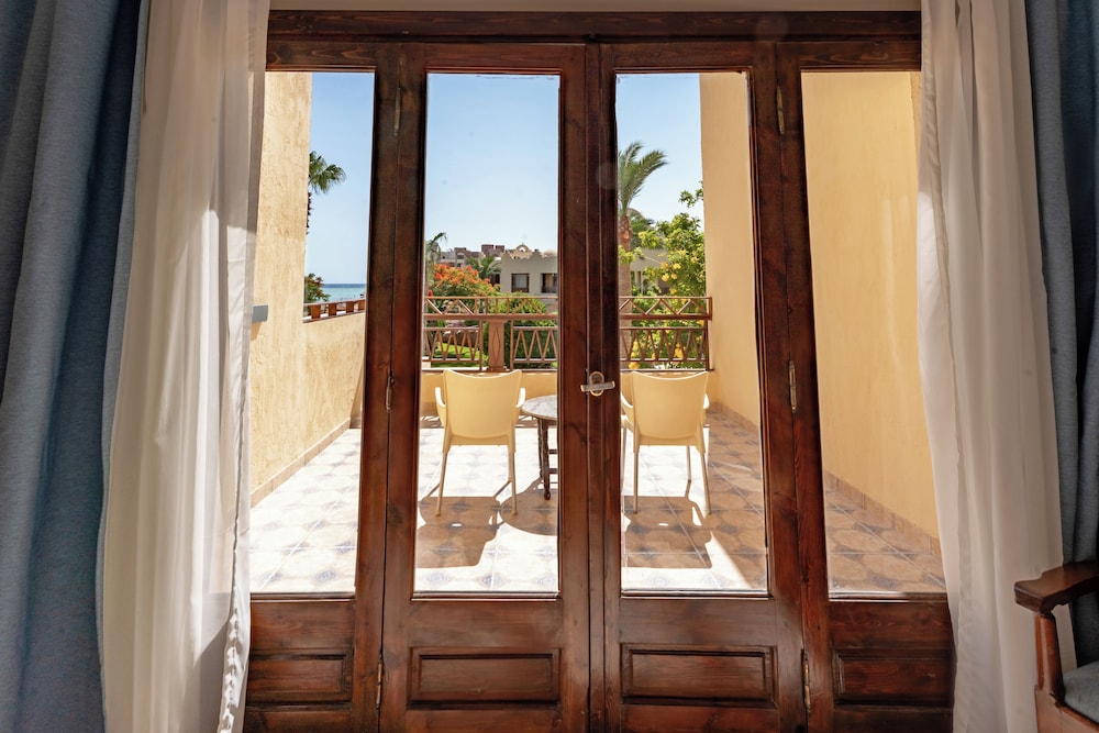 Sunny days Palma De Mirette Resort 20/45