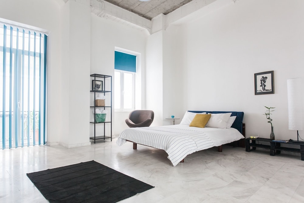 Concierge Athens Ii 5/50