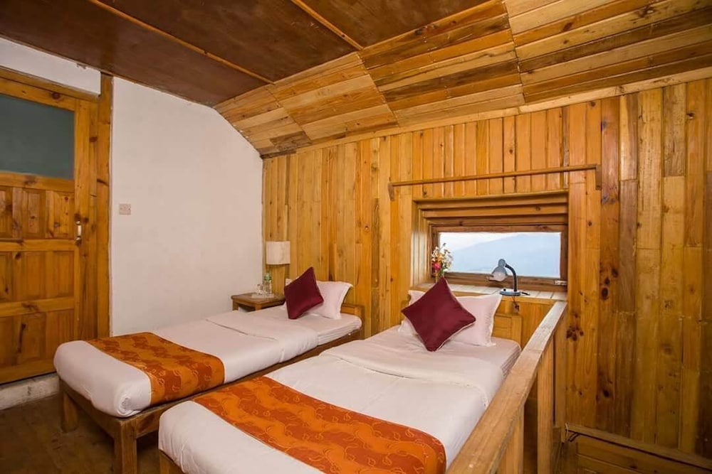 Everest Manla Resort 6/50