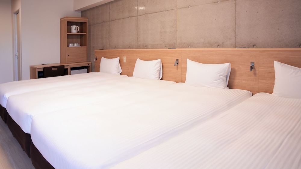 Room, Quadruple, 4 Beds, Hotel Building، The Breakfast Hotel Porto Ishigaki 5/10