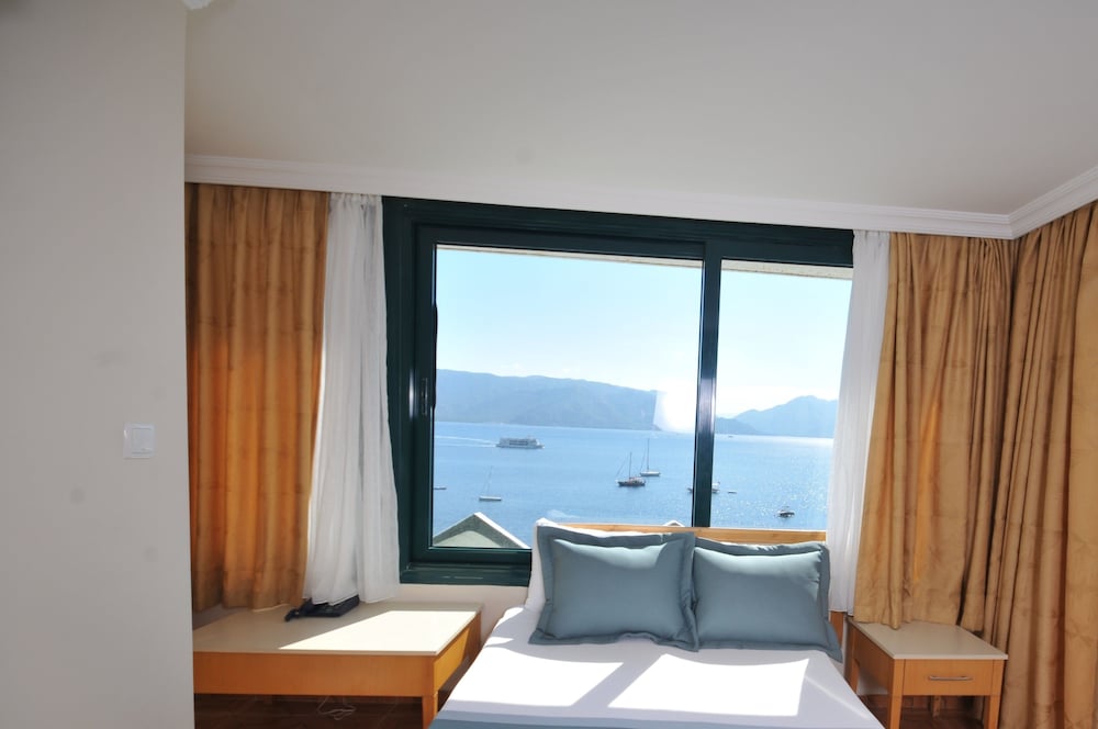 Class Beach Otel 50/50
