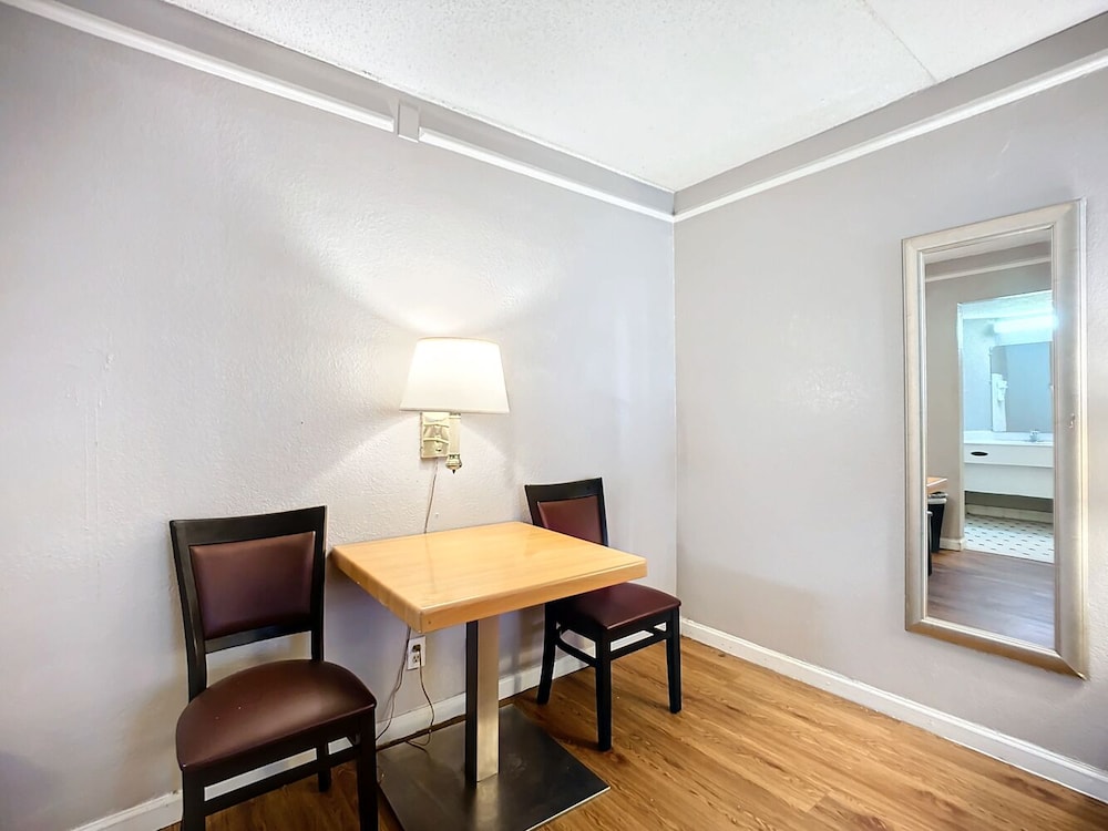 Motel 6 Jacksonville Fl Airport Area South 38/60