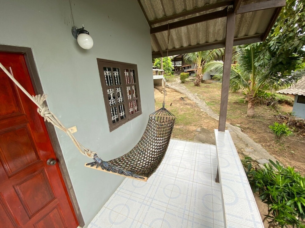 Phupha Bungalow 7/48