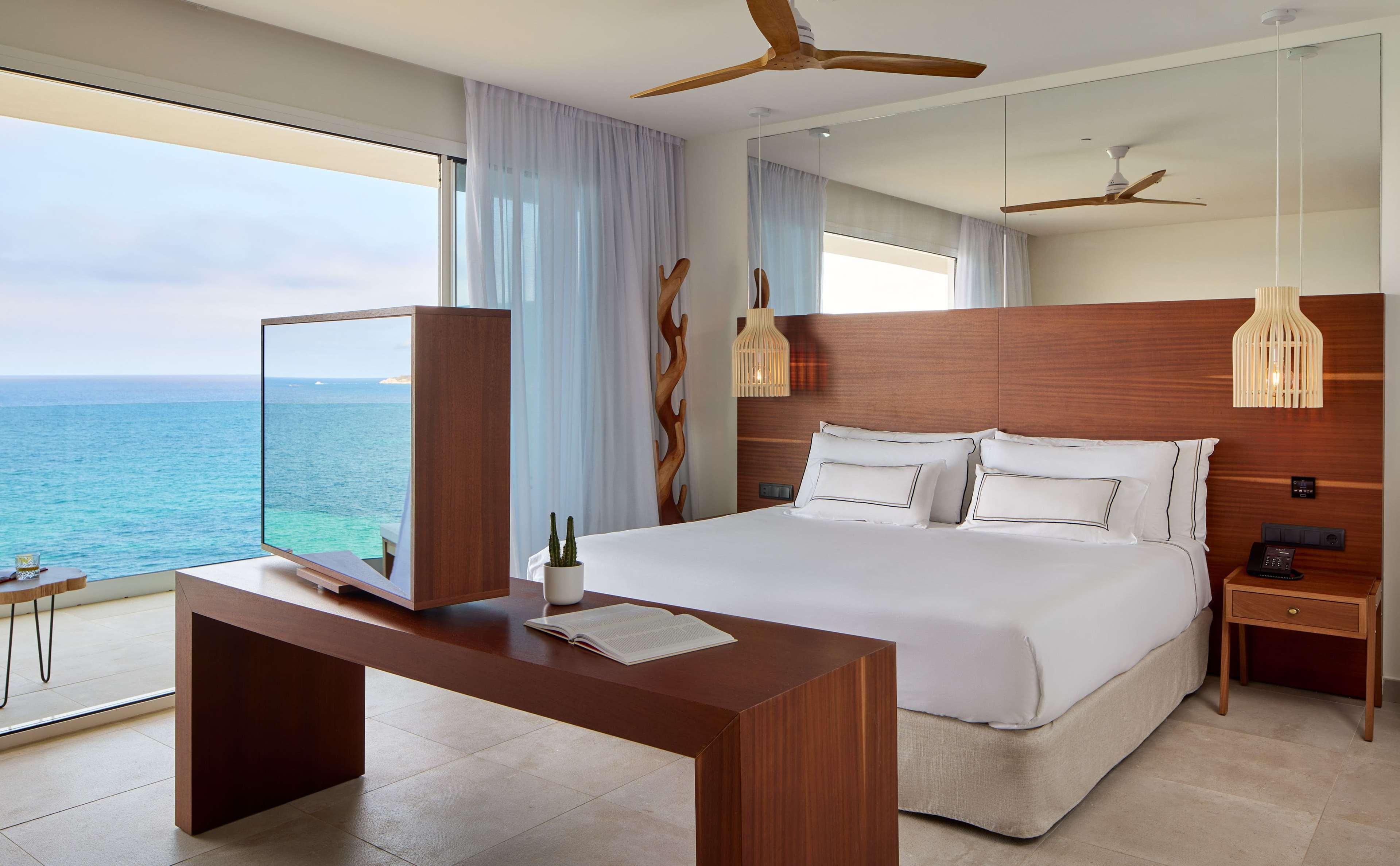 The Level, Suite, Sea View