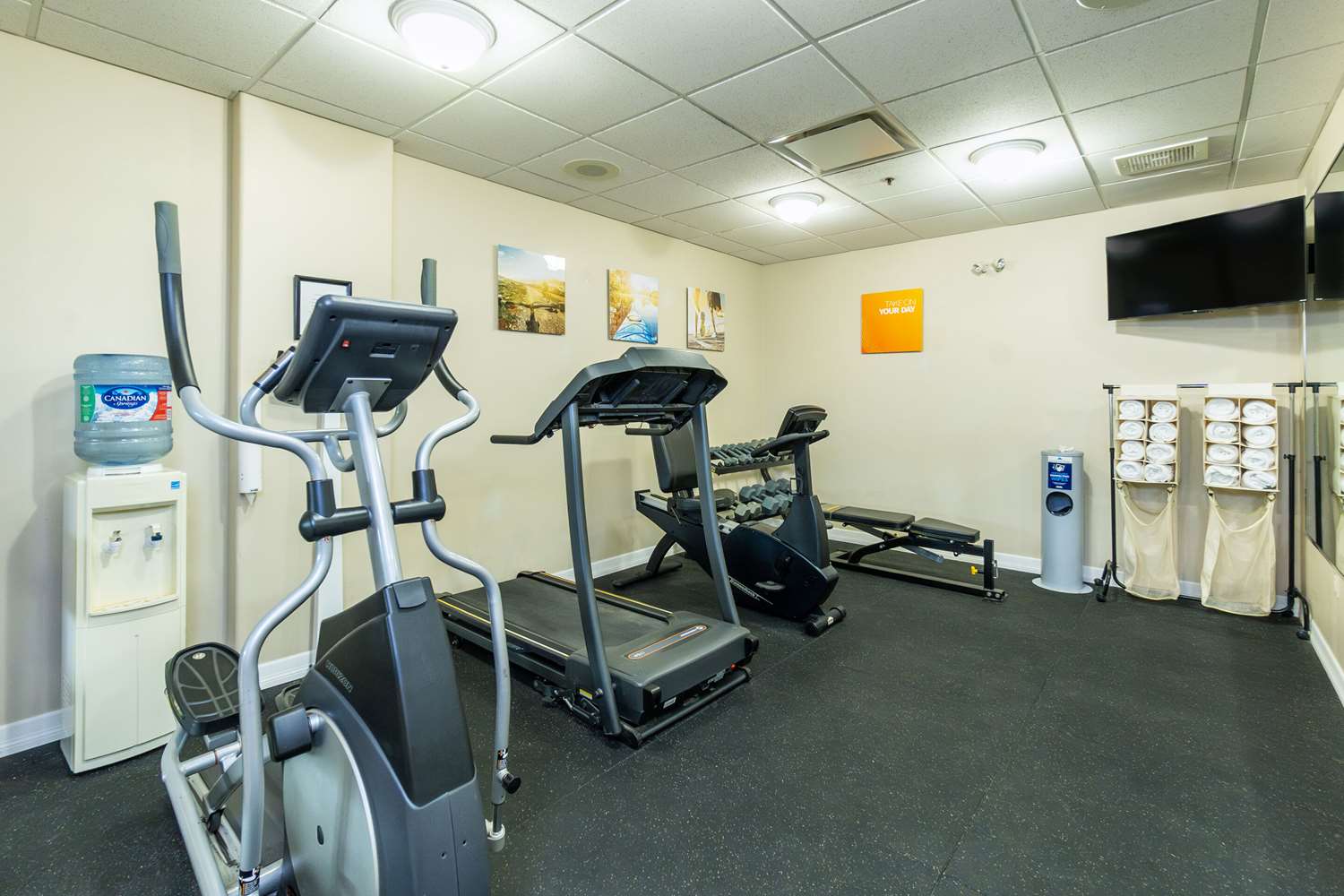 Comfort Inn & Suites Salmon Arm 11/26