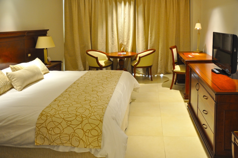 Amerian Hotel Casino Carlos V 16/63