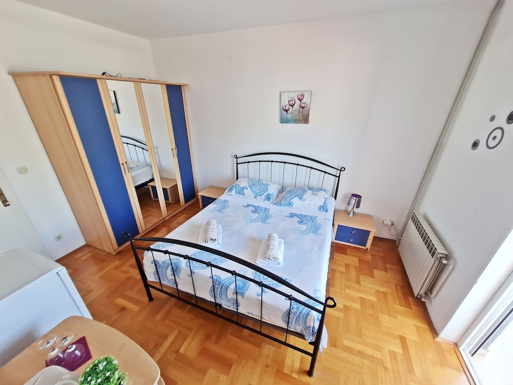 APARTMENTS ROOMS PORAT 14/47