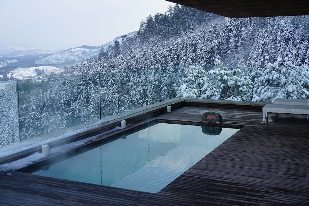 Meijie Mountain Hotspring Resort 14/43