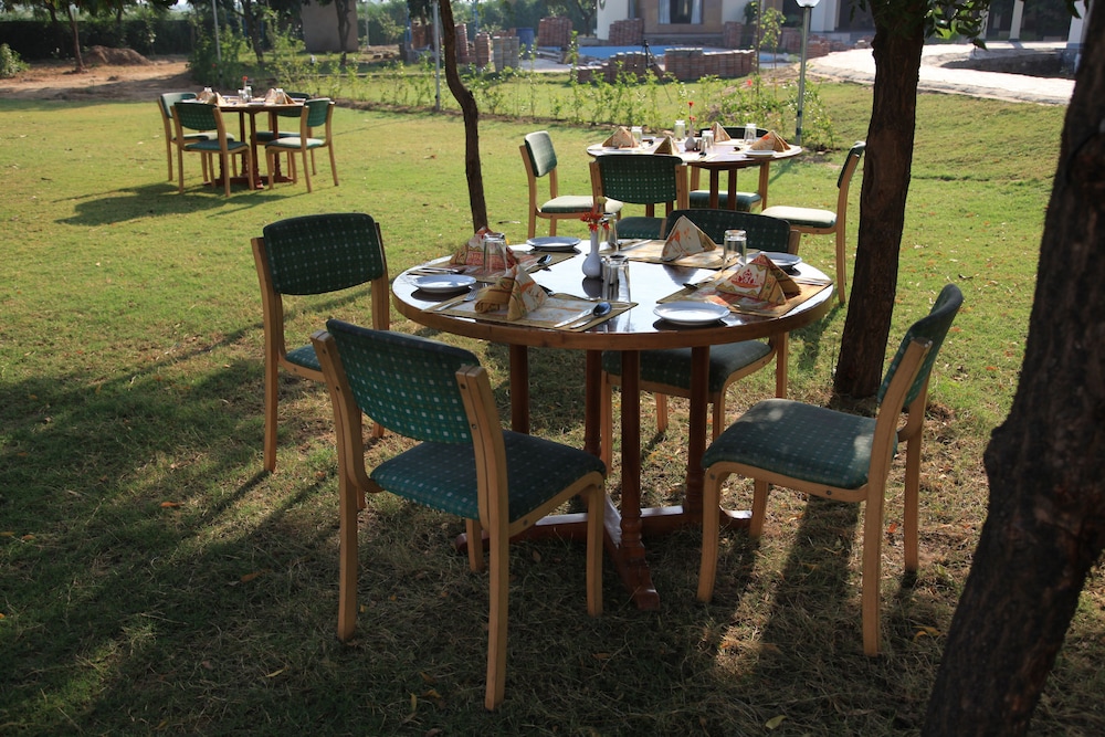 Hotel Chitvan 36/50