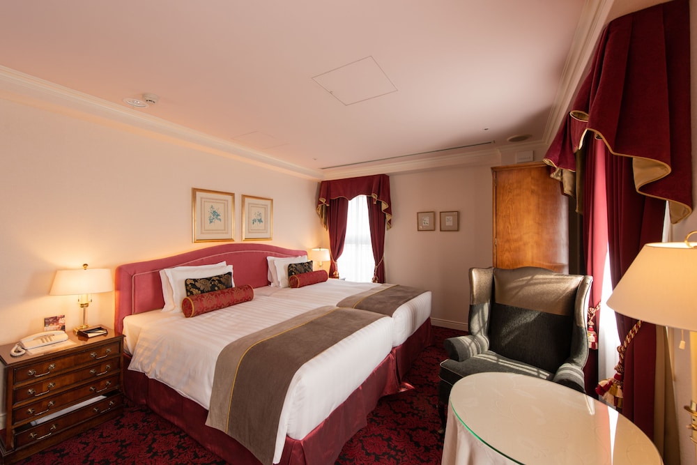 DELUXE, TWIN BEDS