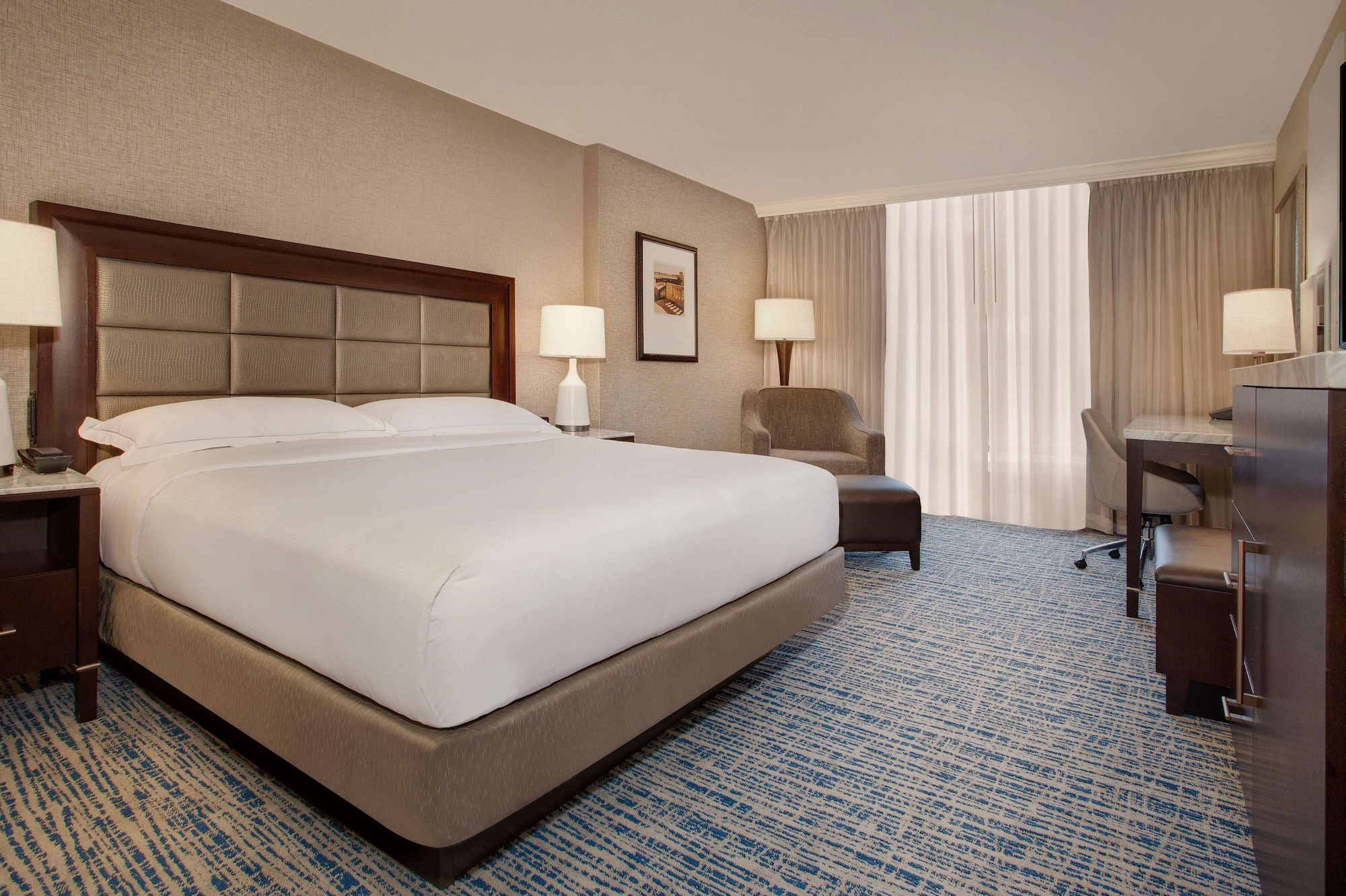 ROOM, KING BED, POOL VIEW