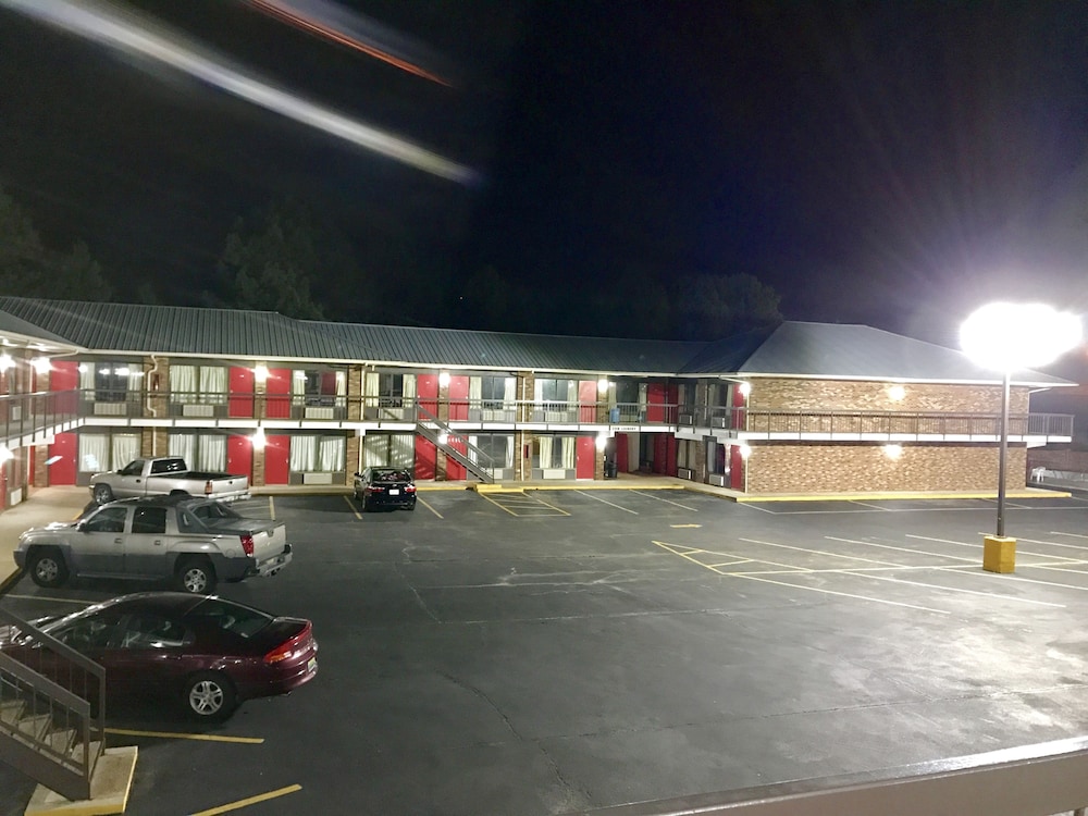 American Inn 32/35