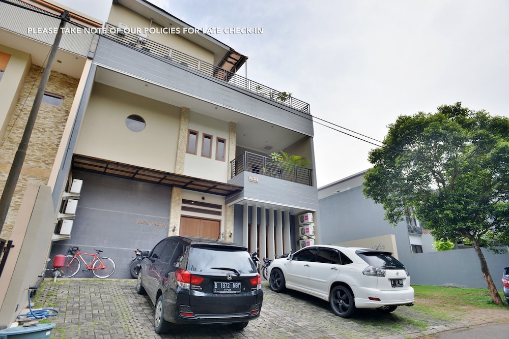 ZEN Rooms Anggrek Loka BSD 3/35