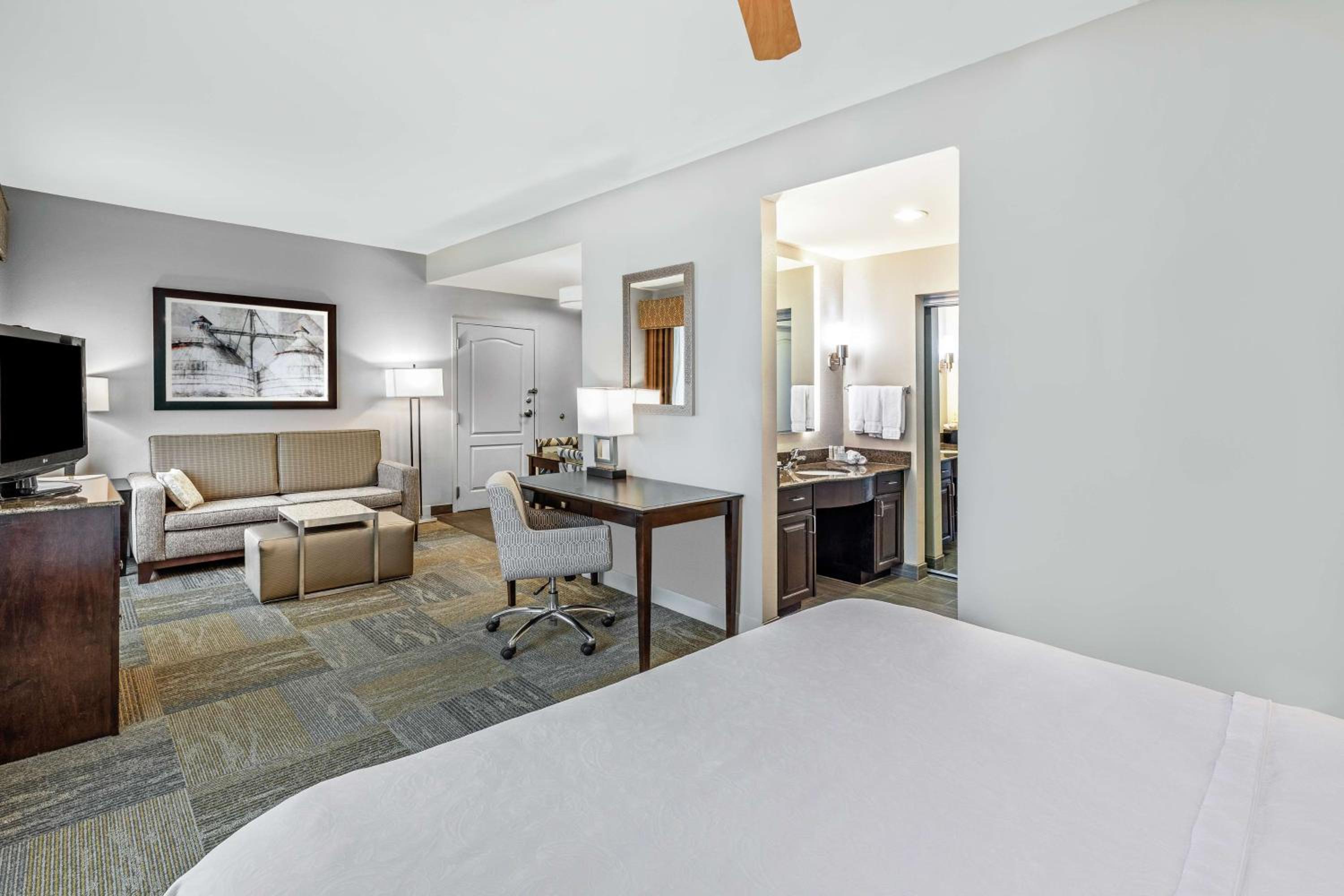 STUDIO, SUITE, KING BED, ACCESSIBLE