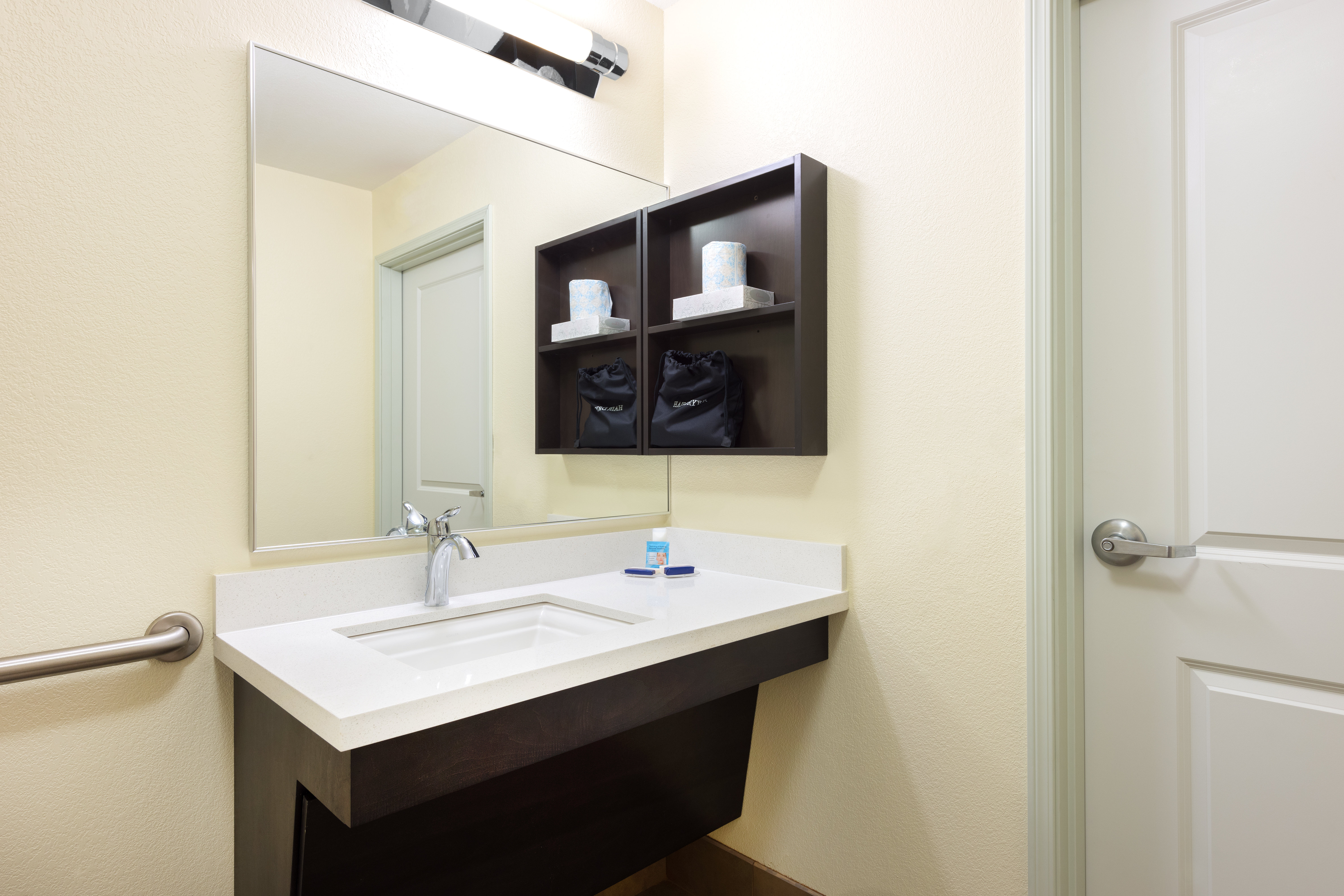 جناح استوديو بسريرين كوين لذوي الإعاقة، Candlewood Suites Columbia East 4/5