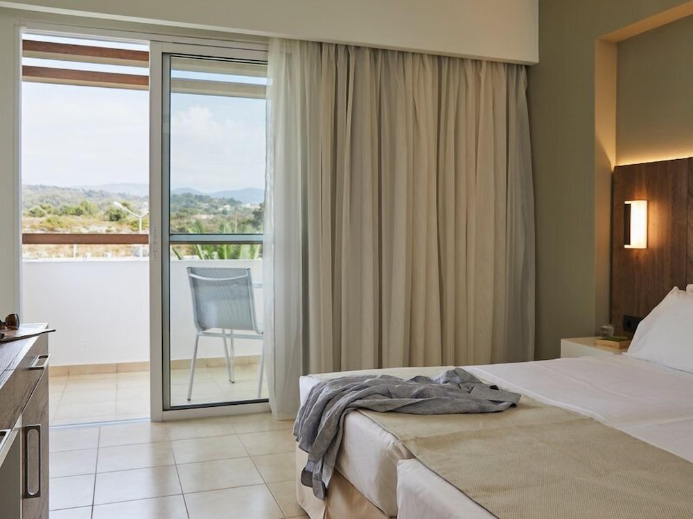 Room, Double Bed, Mountain View