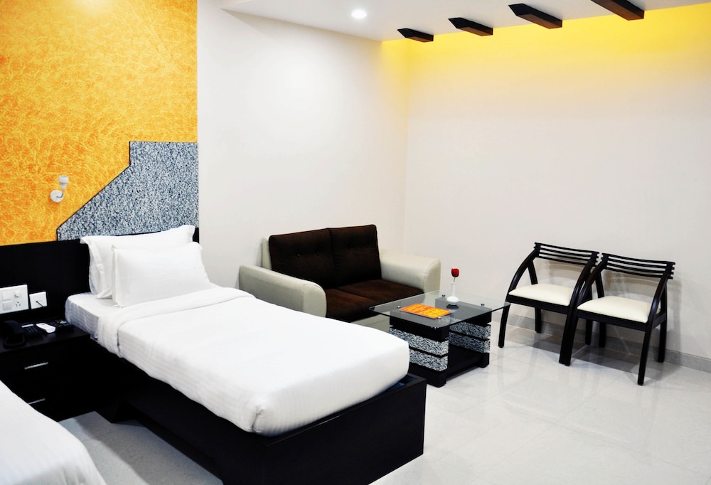 Savera A Business Luxury Hotel 6/26