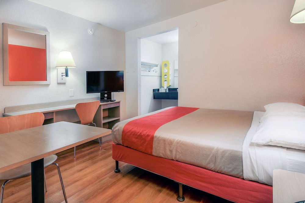 Motel6 Chino, CA - Los Angeles Ontario 14/38