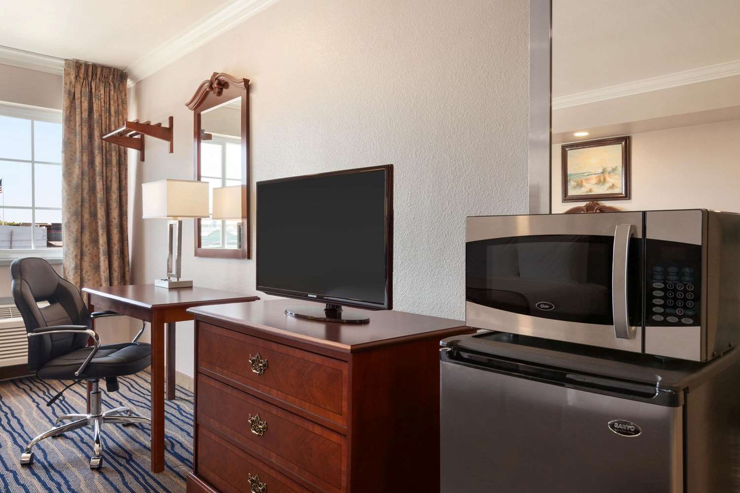 Days Inn by Wyndham Eureka CA 16/22