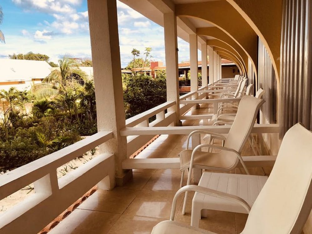Hotel Cabanas Maria del Mar 19/43