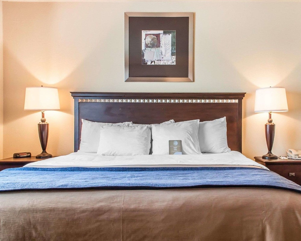 Comfort Inn & Suites Elk City South 12/37
