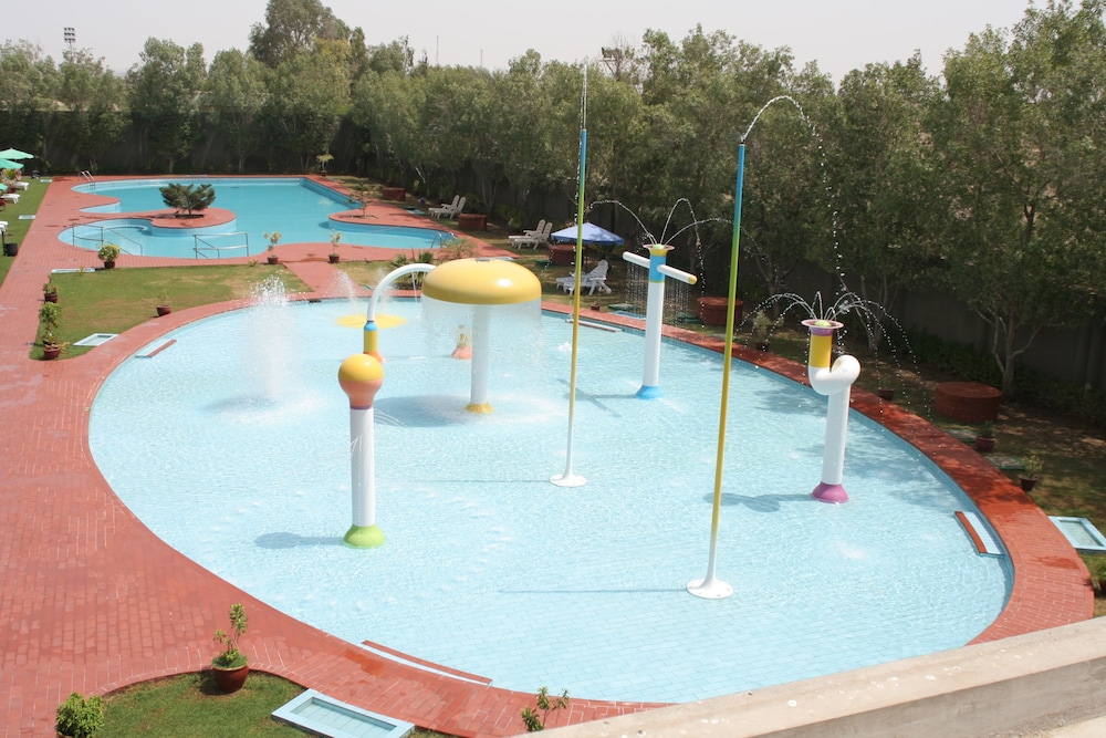 Dreamworld Resort Chalets Golf Club 27/50
