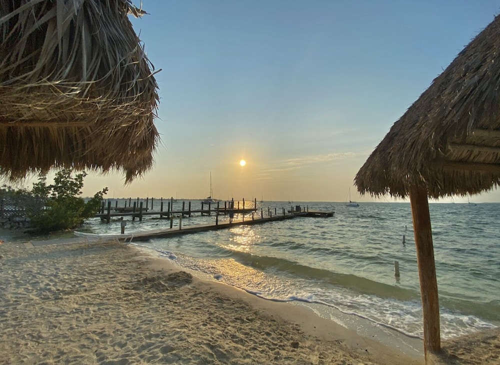 Sunset Cove Beach Resort 43/46