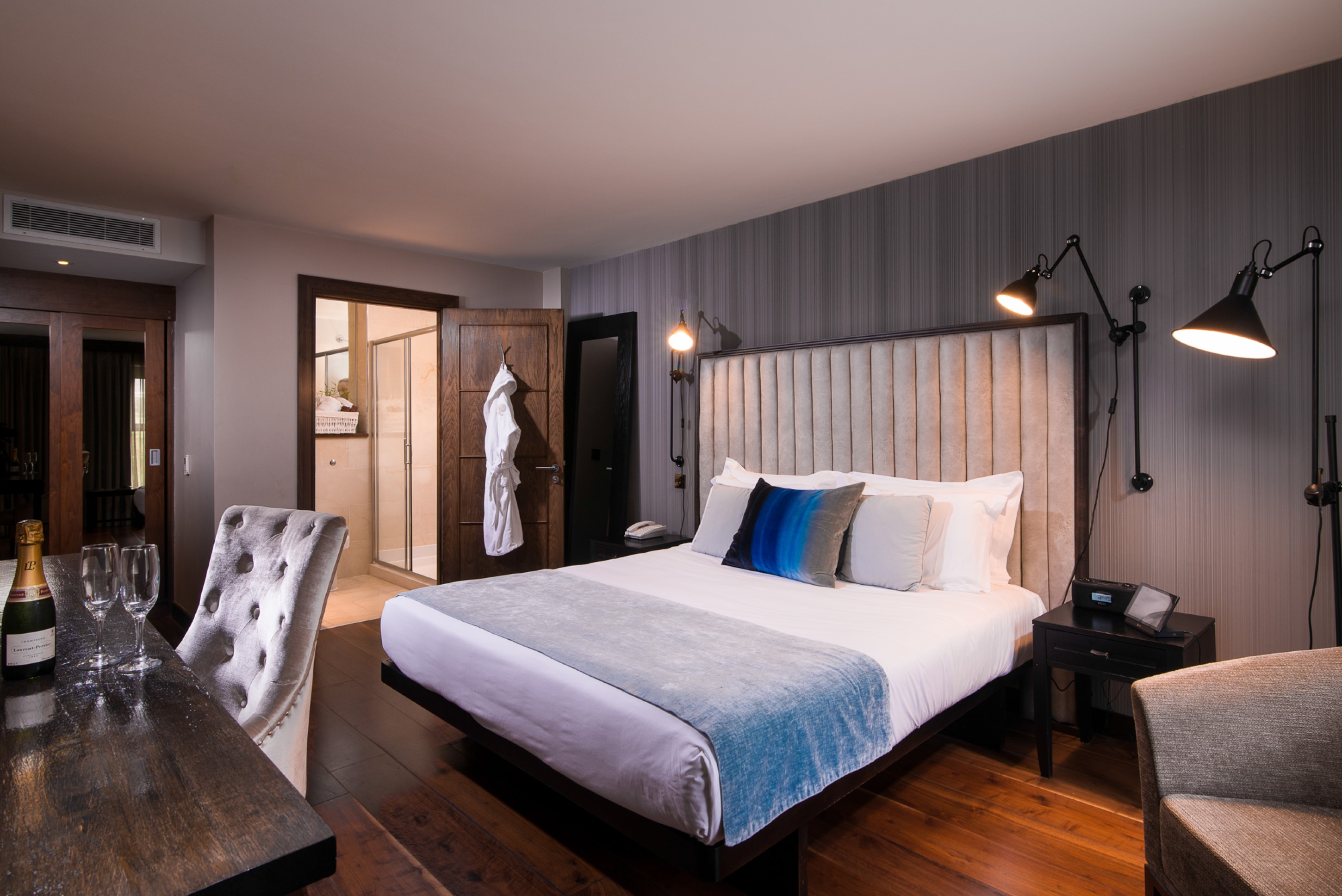 Luxury, Suite