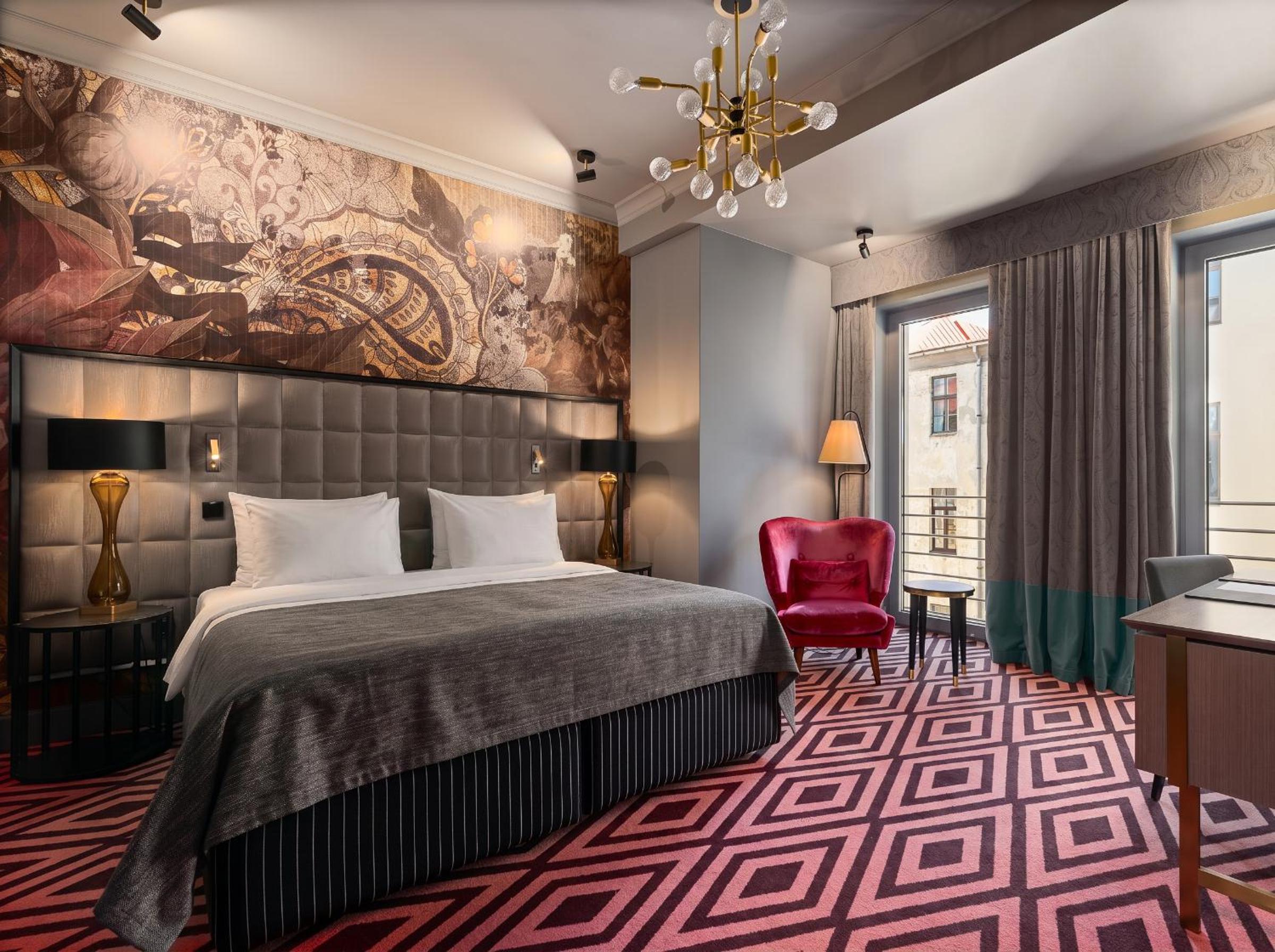 Standard, King Bed
