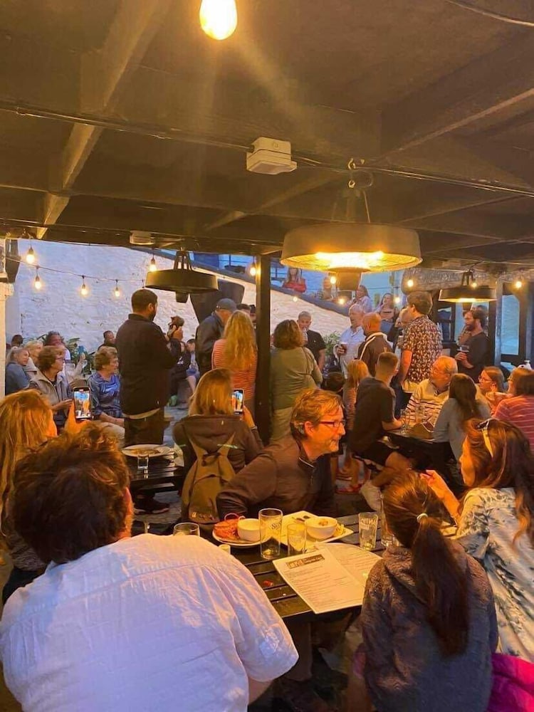 Cadgwith Cove Inn 25/50