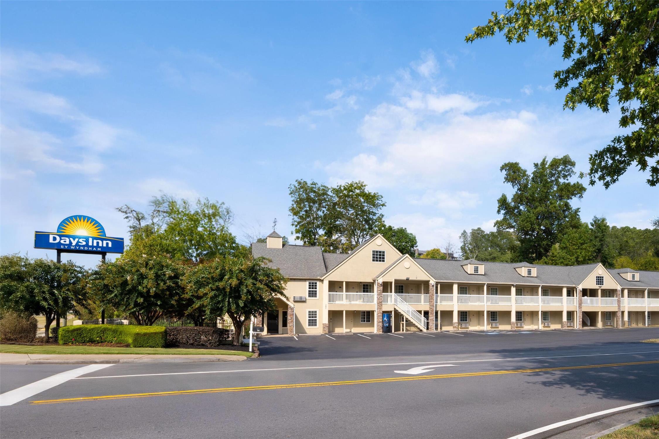 Days Inn by Wyndham Canton 13/19