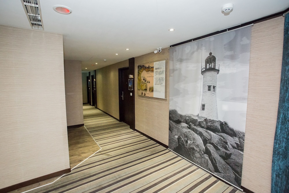 Khan Hotel 7/50